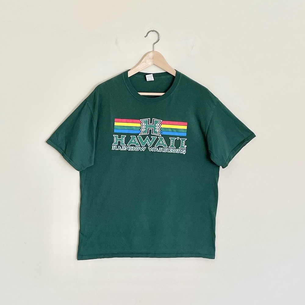 University of Hawaii Rainbow Warriors Vintage Logo Green T Shirt Adult Large